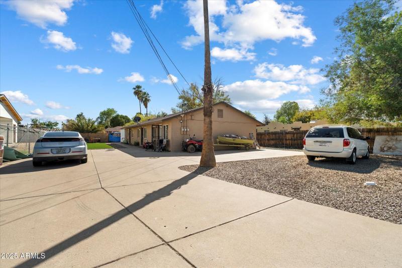 Entry Pulling into property