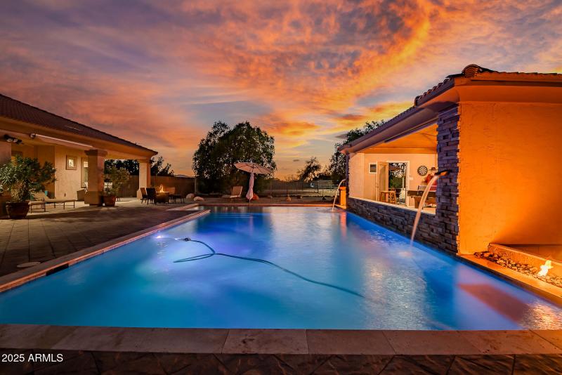 POOL AND WATER FEATURES