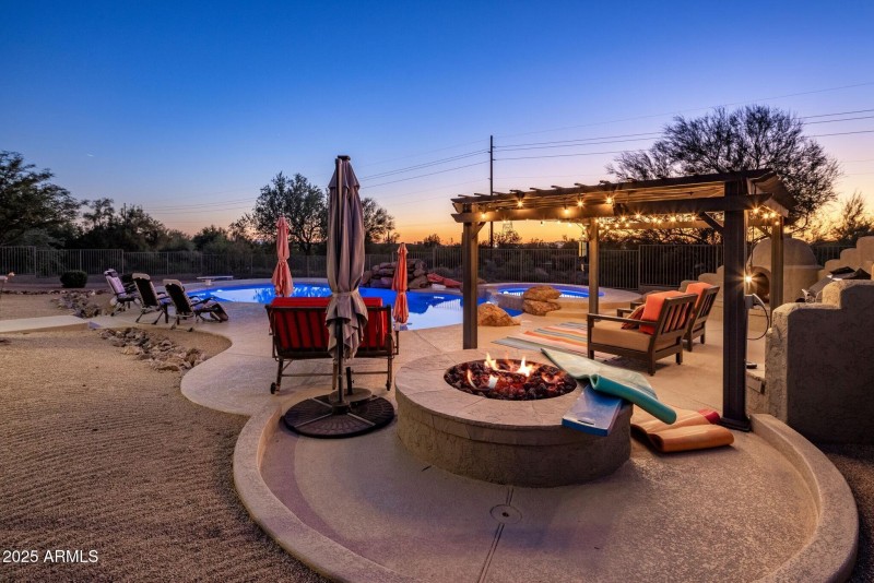 012_Entertaining Backyard