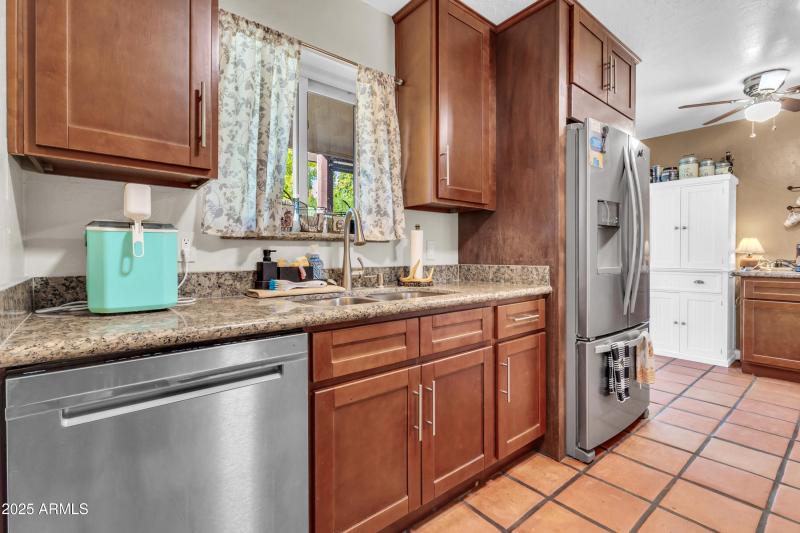 10434 E Albany St-12