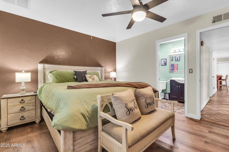 10434 E Albany St-21