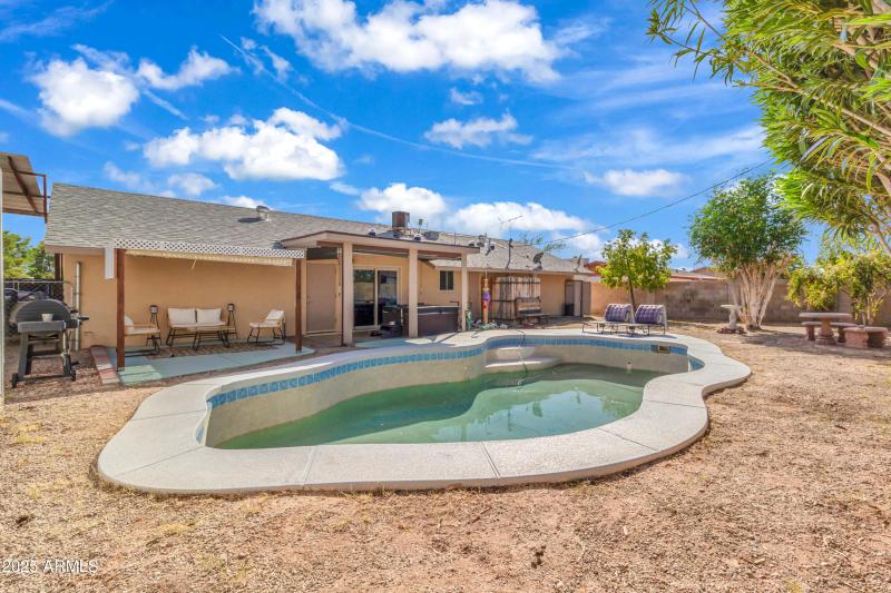 10434 E Albany St-31