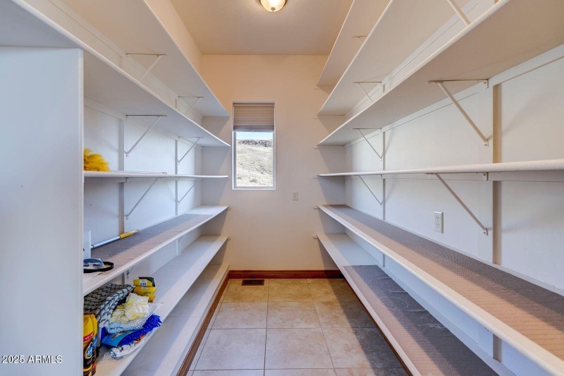 Walk in Pantry