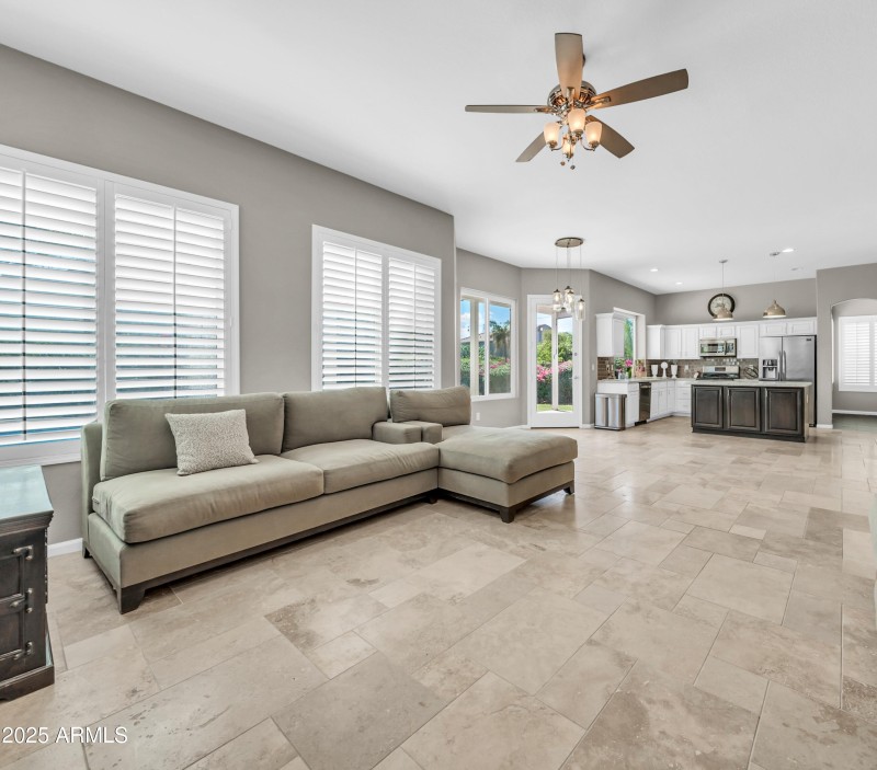 5417 E Anderson Dr-10