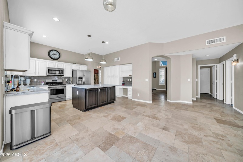 5417 E Anderson Dr-17