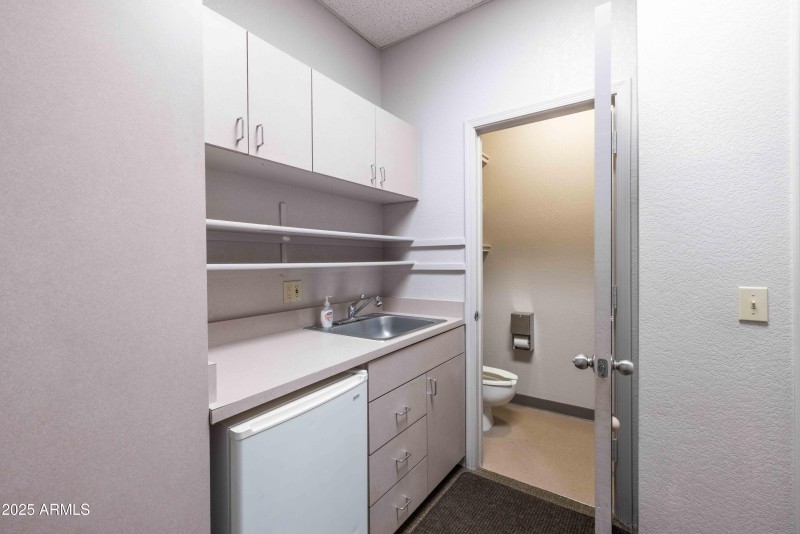 Suite 113-End Cap