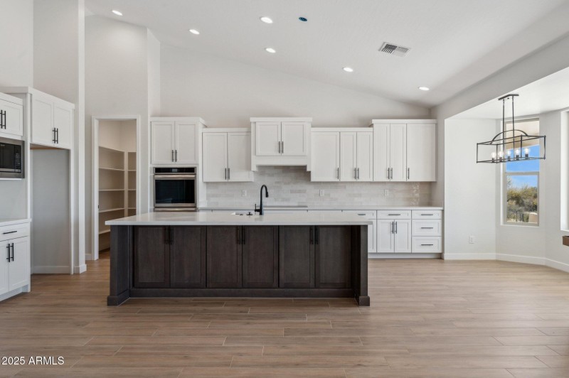 13-web-or-mls-13653-e-aloe-vera-dr