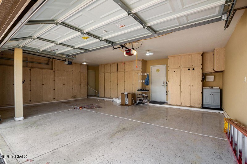 20713 N. 56th Ave. Gar