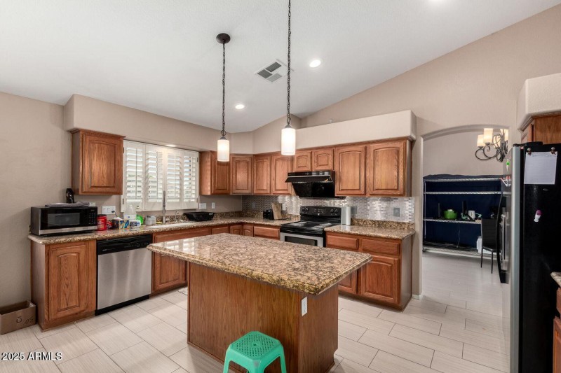 20713 N. 56th Ave. Kit2