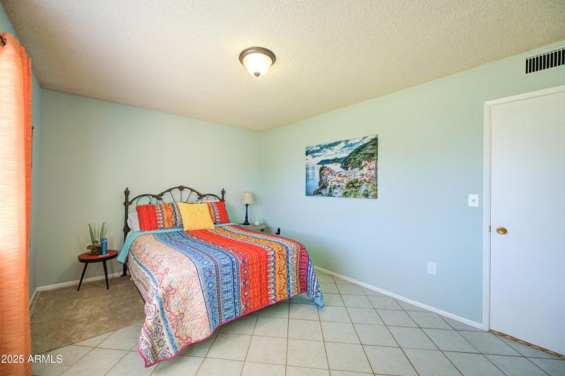 Bed Room 2-Pic 2