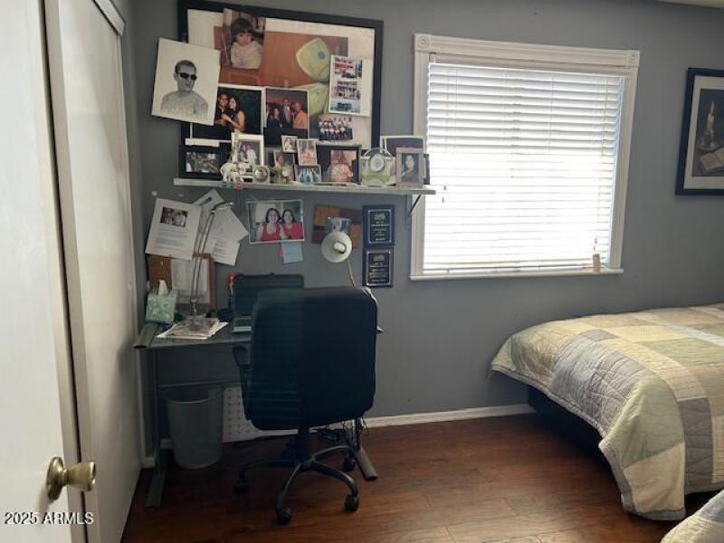 Guest Bedroom 2 (upstairs)