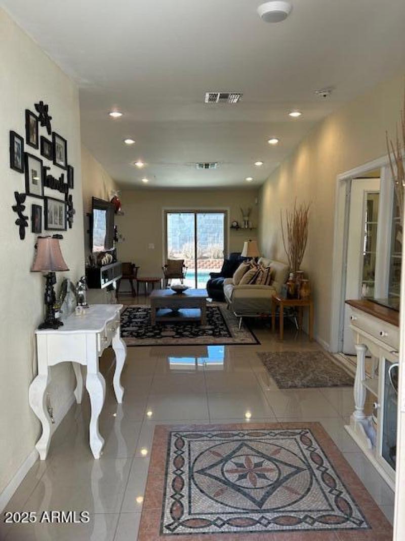 Entry Hall - Flex Suite straight and to