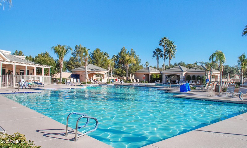 10023 E Arrowvale Dr-large-040-003-10023