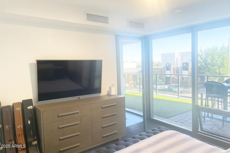 bb5afe28-33f9-4f4e-8d94-18b0d32ca06e