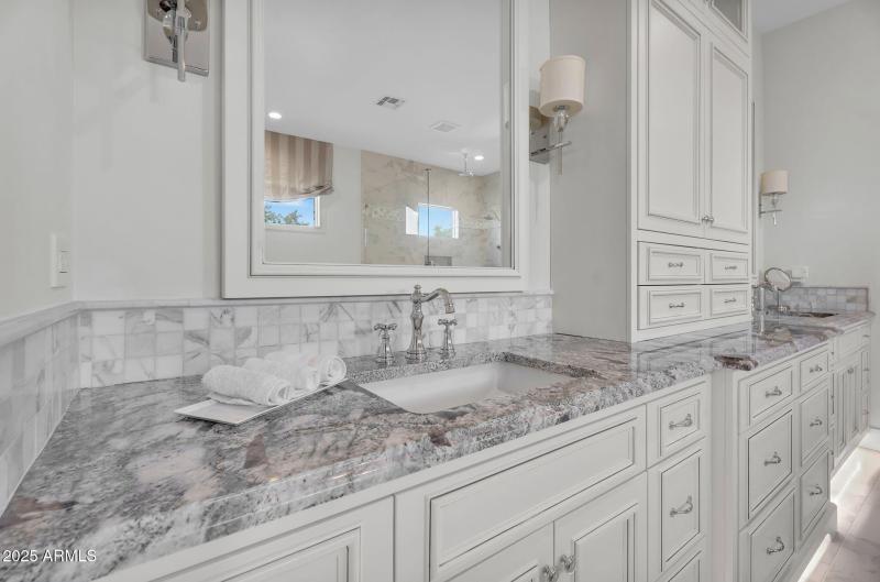 40-web-or-mls-North 39th-37