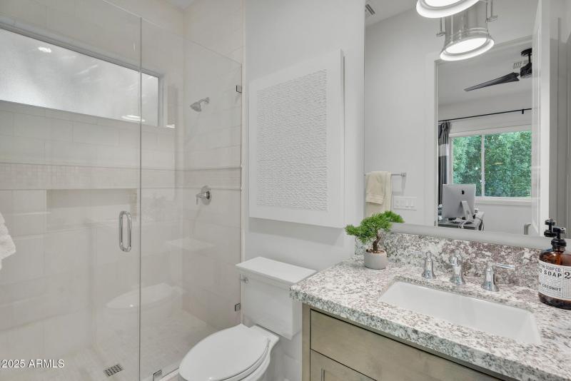 59-web-or-mls-North 39th-27