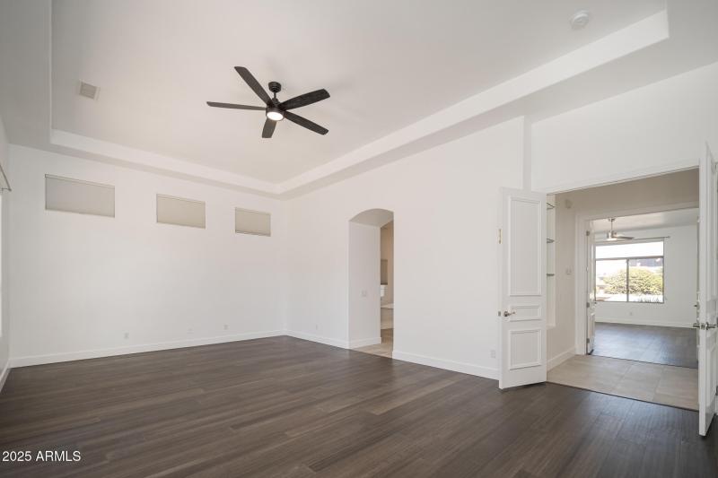 20250930_6439-W-Willow-Ave_18