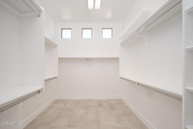 20250930_6439-W-Willow-Ave_23