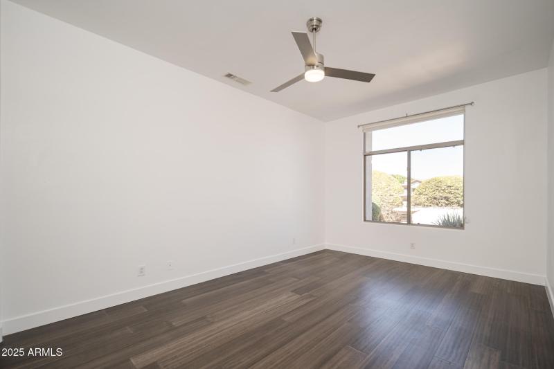 20250930_6439-W-Willow-Ave_25