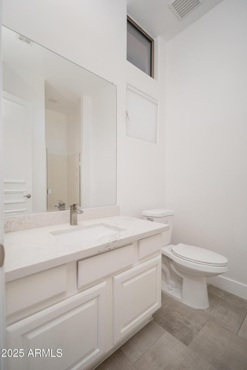 20250930_6439-W-Willow-Ave_27