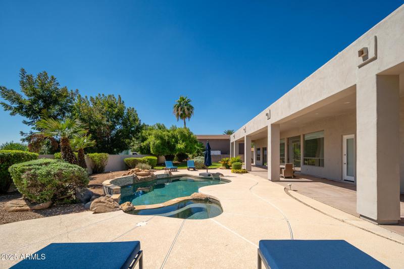 20250930_6439-W-Willow-Ave_39