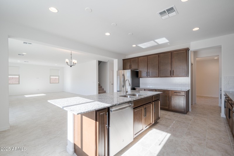 20251002_11988-N-169th-Ave_05