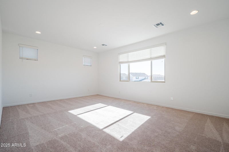 20251002_11988-N-169th-Ave_10