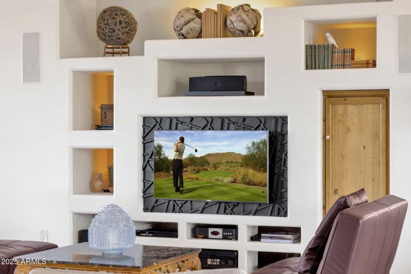 021_Custom Built Ins