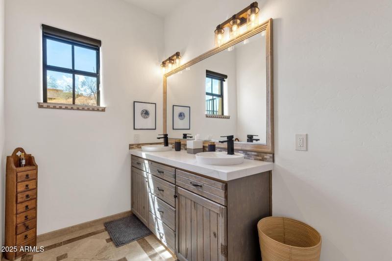 054_2nd Ensuite Bathroom