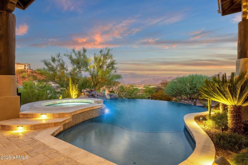 073_Infinity Edge Pool