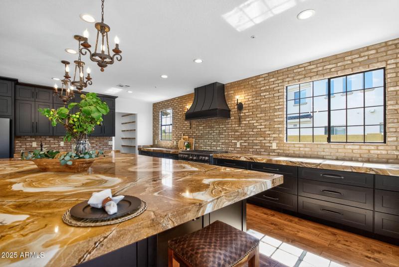 35_3428_N_Park_St35_mls