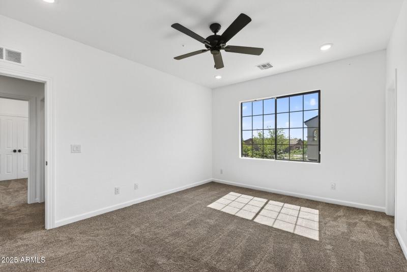 80_3428_N_Park_St80_mls