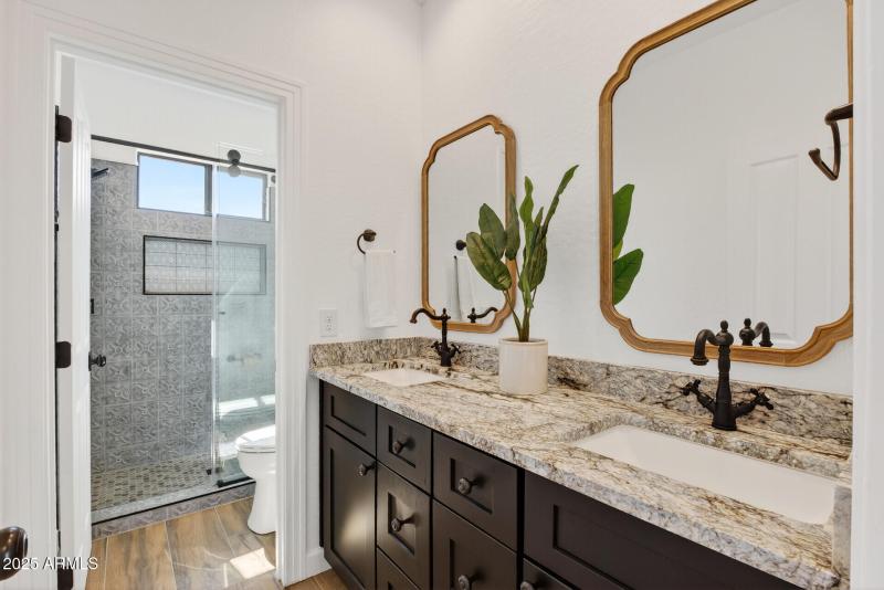 82_3428_N_Park_St82_mls