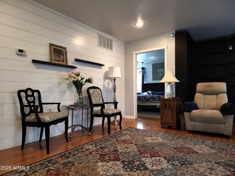 30. Additional seating on the south livi