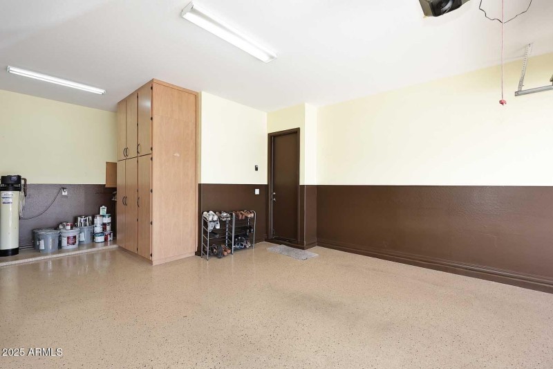 Epoxy Garage-Storage