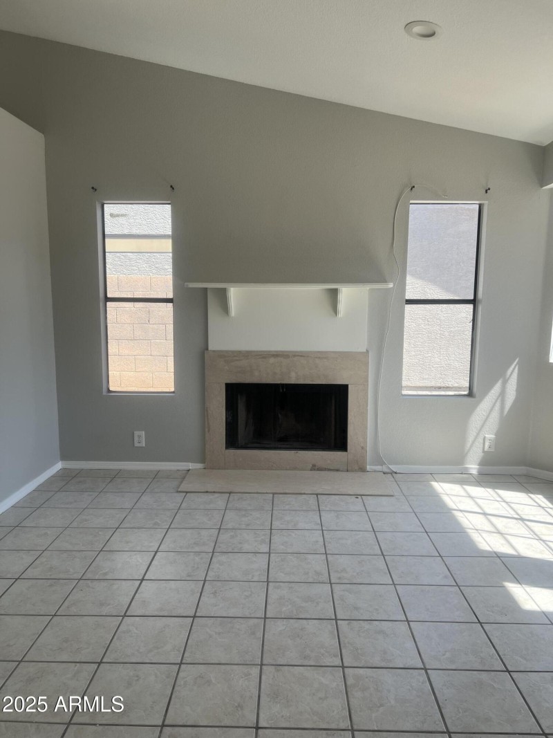 Formal Livingroom fireplace