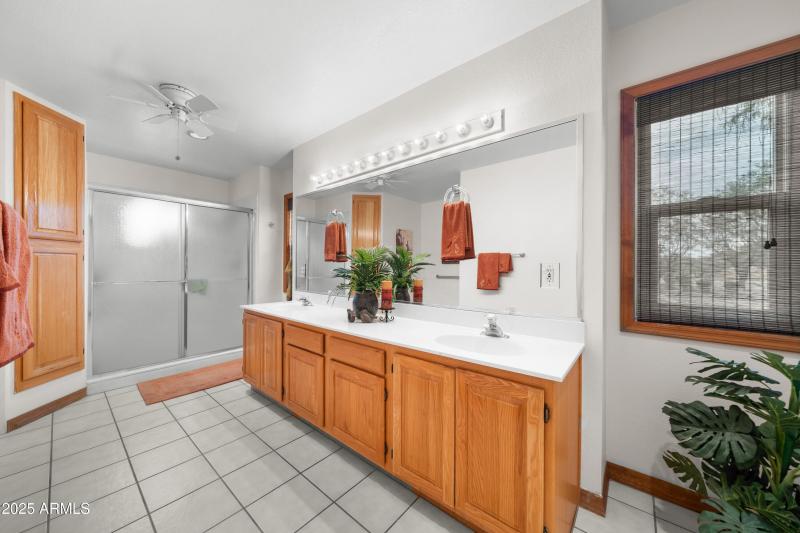 Interior - 3313 E Ute Pl-15