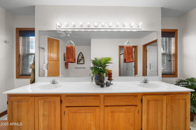 Interior - 3313 E Ute Pl-18