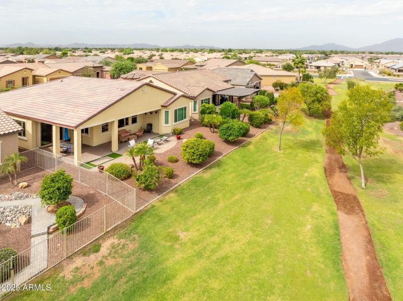 41710 W Harvest Moon Dr-0163-HDR