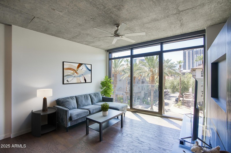 100 W PORTLAND ST 404