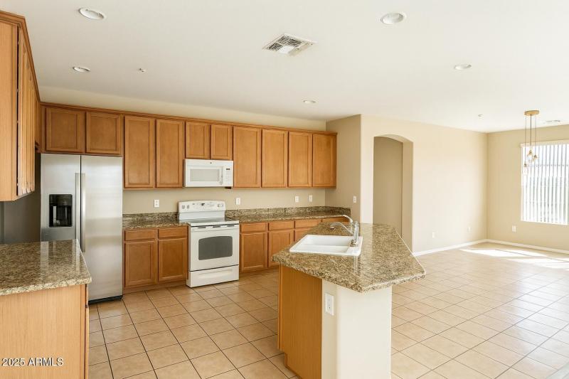 C9B27A51-D5DD-4A18-8E40-C812C6618371