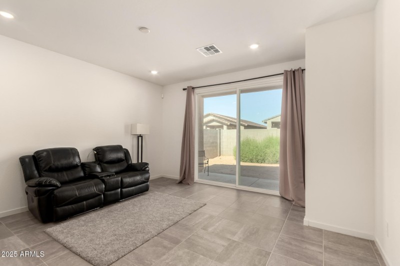 09 - Hayden Rose 3022