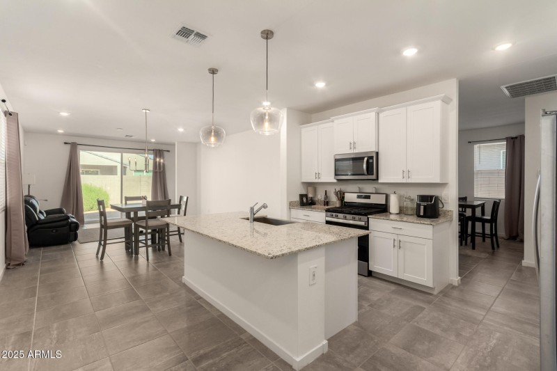 12 - Hayden Rose 3022