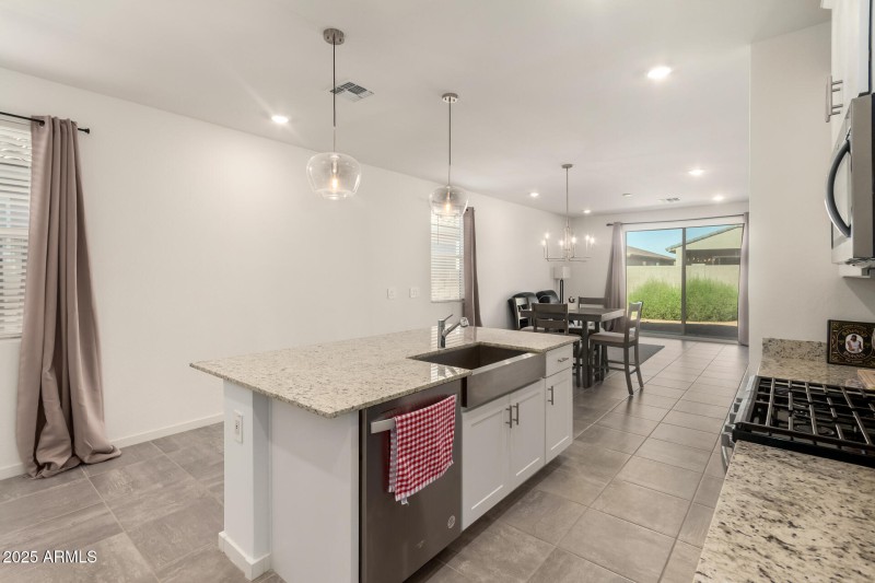 13 - Hayden Rose 3022