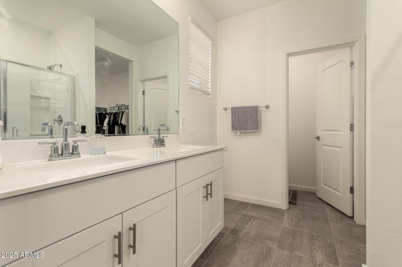 19 - Hayden Rose 3022