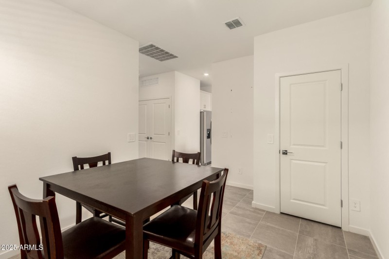 27 - Hayden Rose 3022