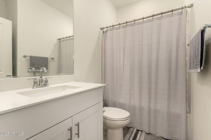 28 - Hayden Rose 3022