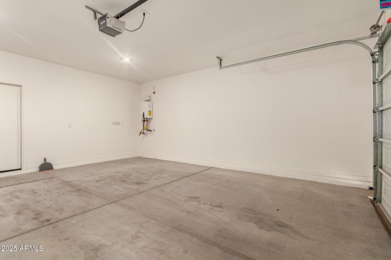 31 - Hayden Rose 3022