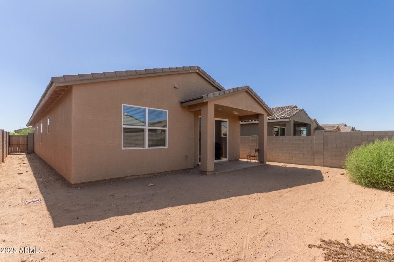 37 - Hayden Rose 3022