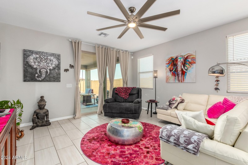 0011-10 - San Miguel